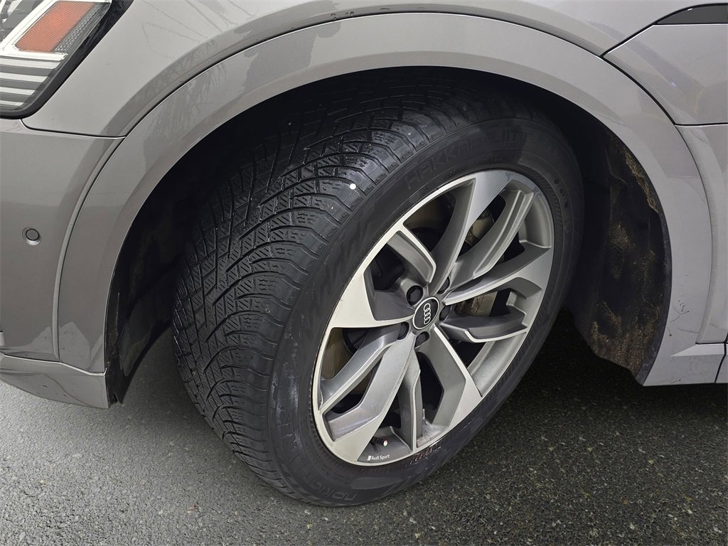 Used 2021 Audi e-tron Premium Plus w/ Premium Plus Package image 31