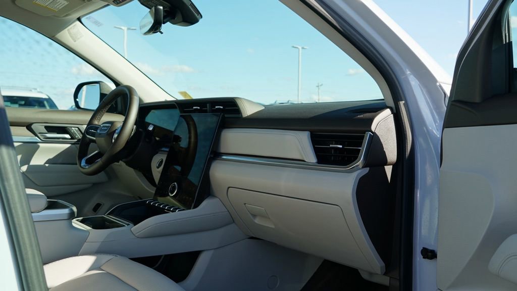 Used 2026 GMC Terrain Denali image 23