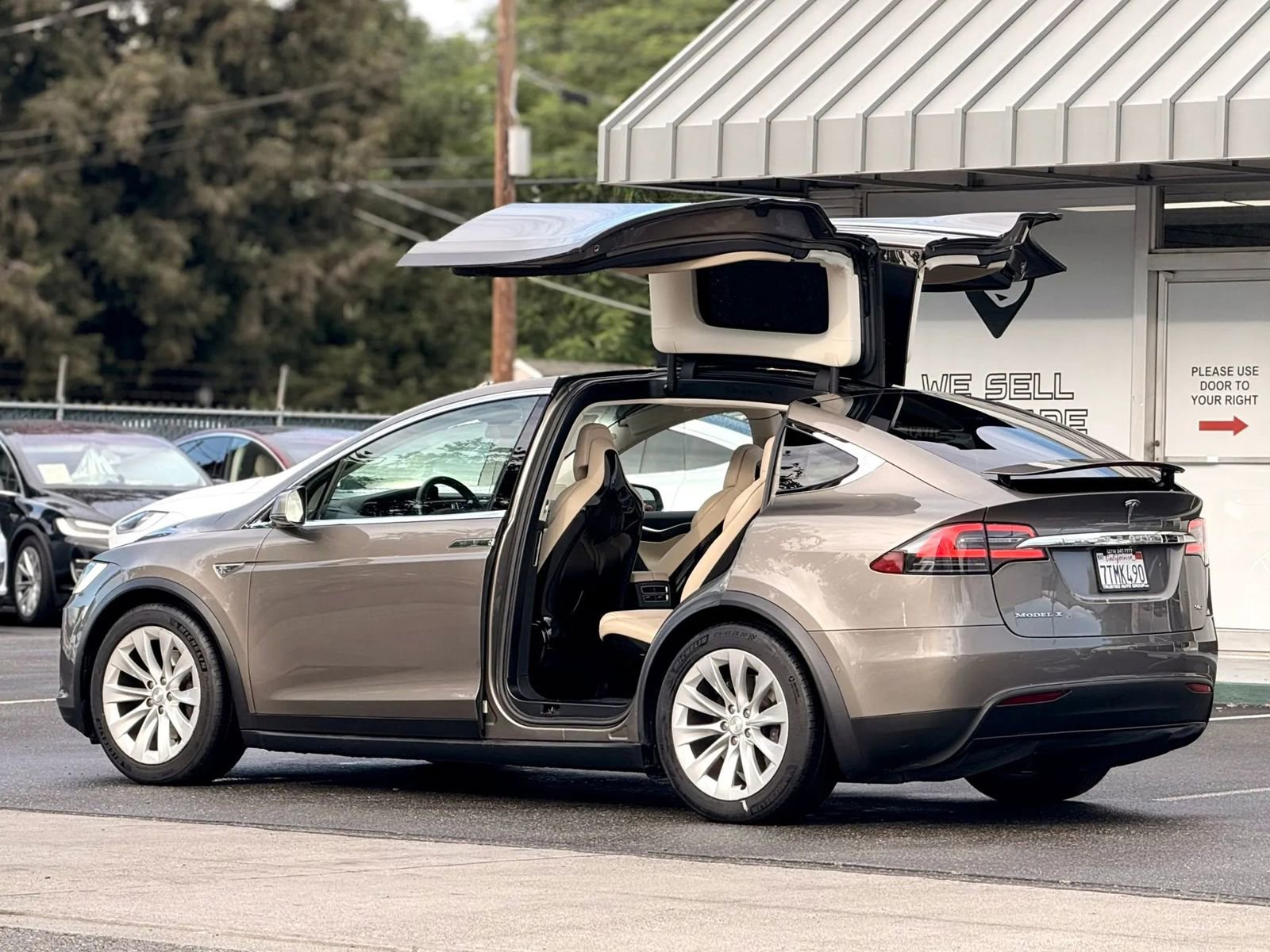 Used 2016 Tesla Model X 90D image 6