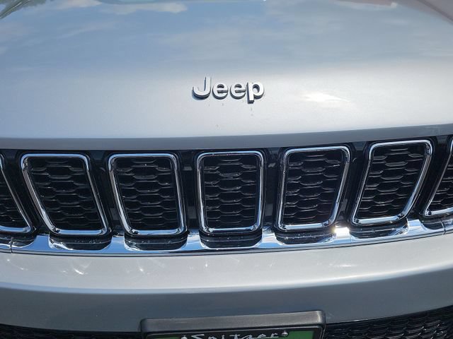 Used 2024 Jeep Grand Cherokee Limited AWD/4WD image 34