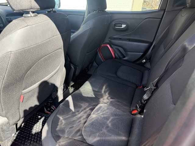 Used 2017 Jeep Renegade Trailhawk image 22