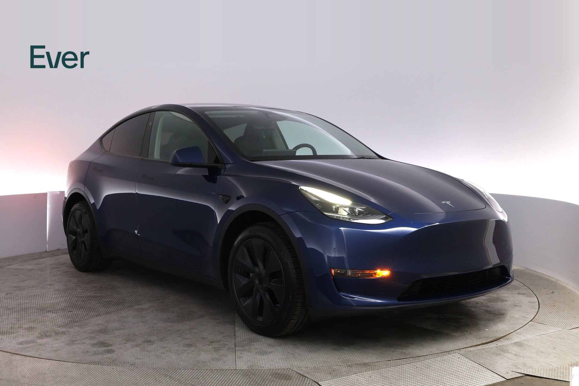 Used 2024 Tesla Model Y 2WD image 13