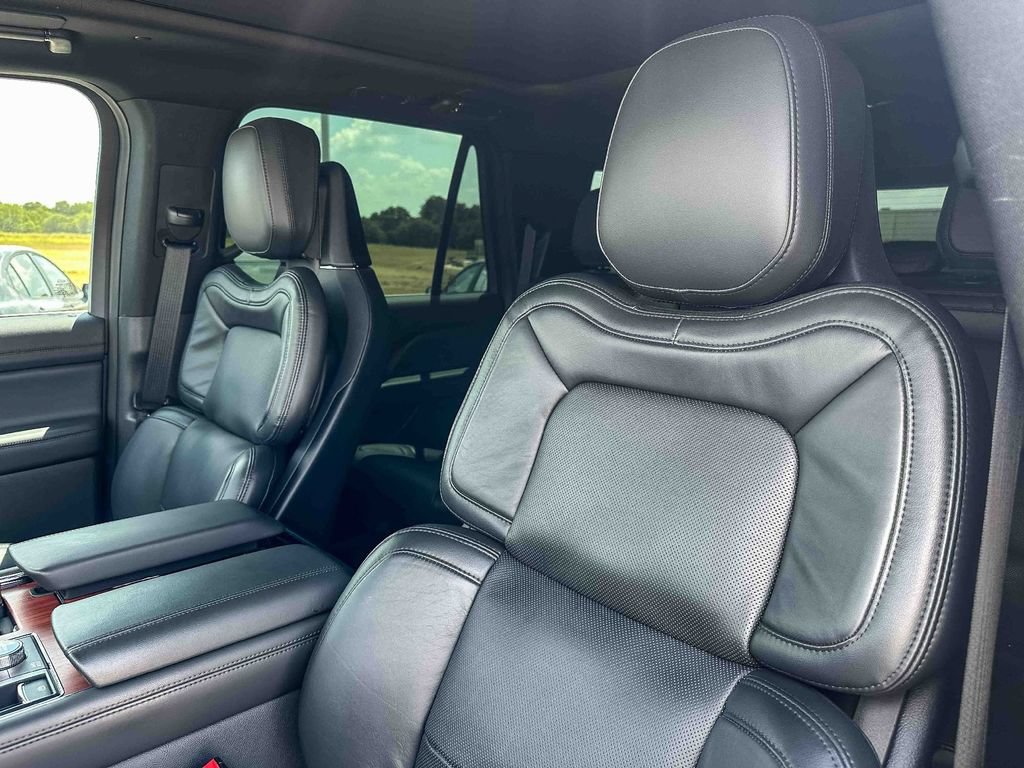 Used 2024 Lincoln Navigator L Reserve AWD/4WD image 14