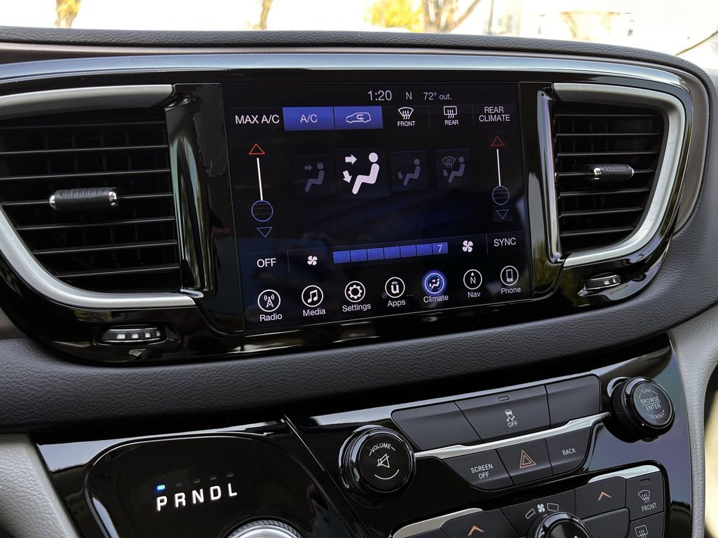 Used 2017 Chrysler Pacifica Touring w/ Tire & Wheel Group image 18