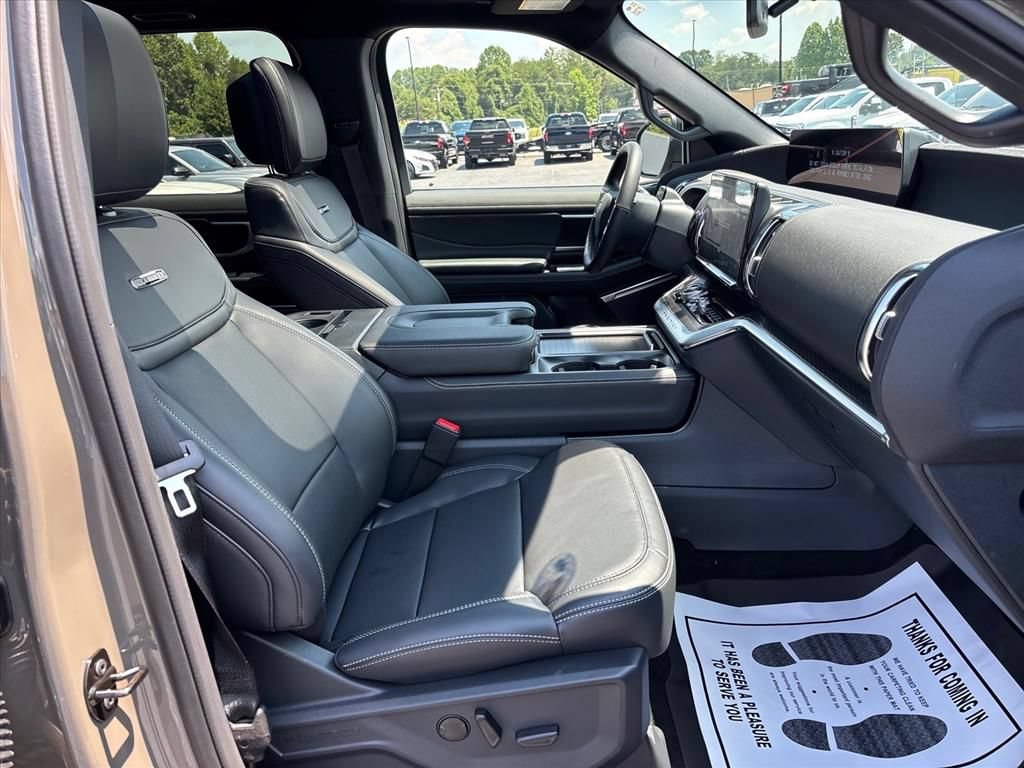 New 2027 Ford Expedition Platinum w/ Stealth Performance Package AWD/4WD image 11