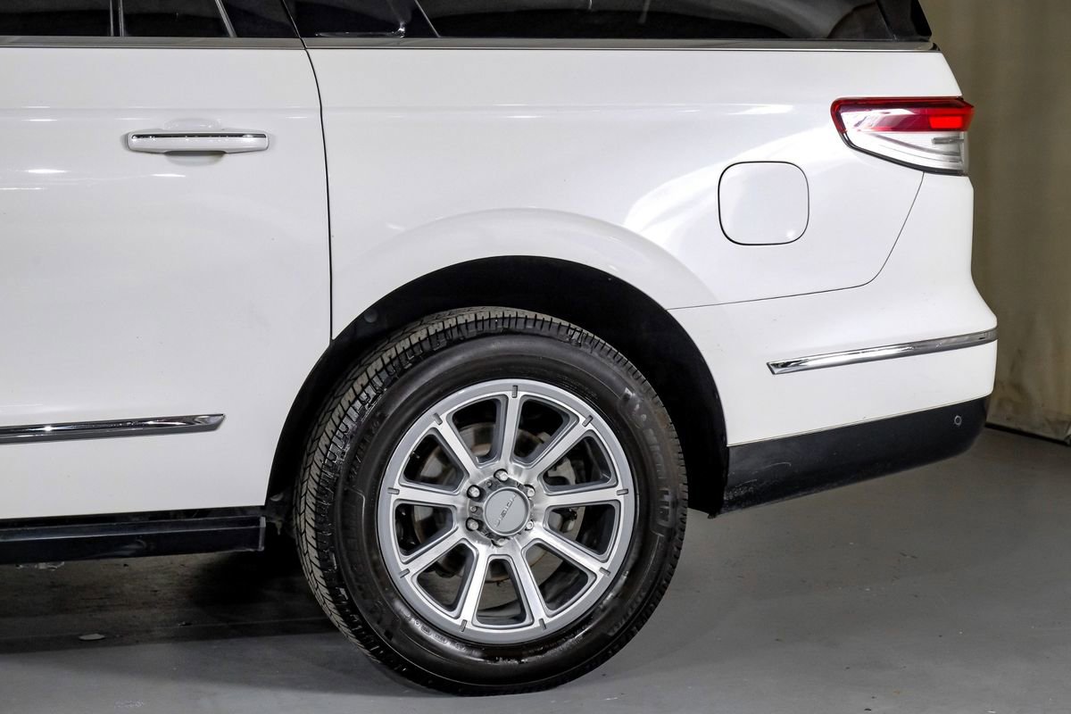 Used 2022 Lincoln Navigator L Reserve image 13