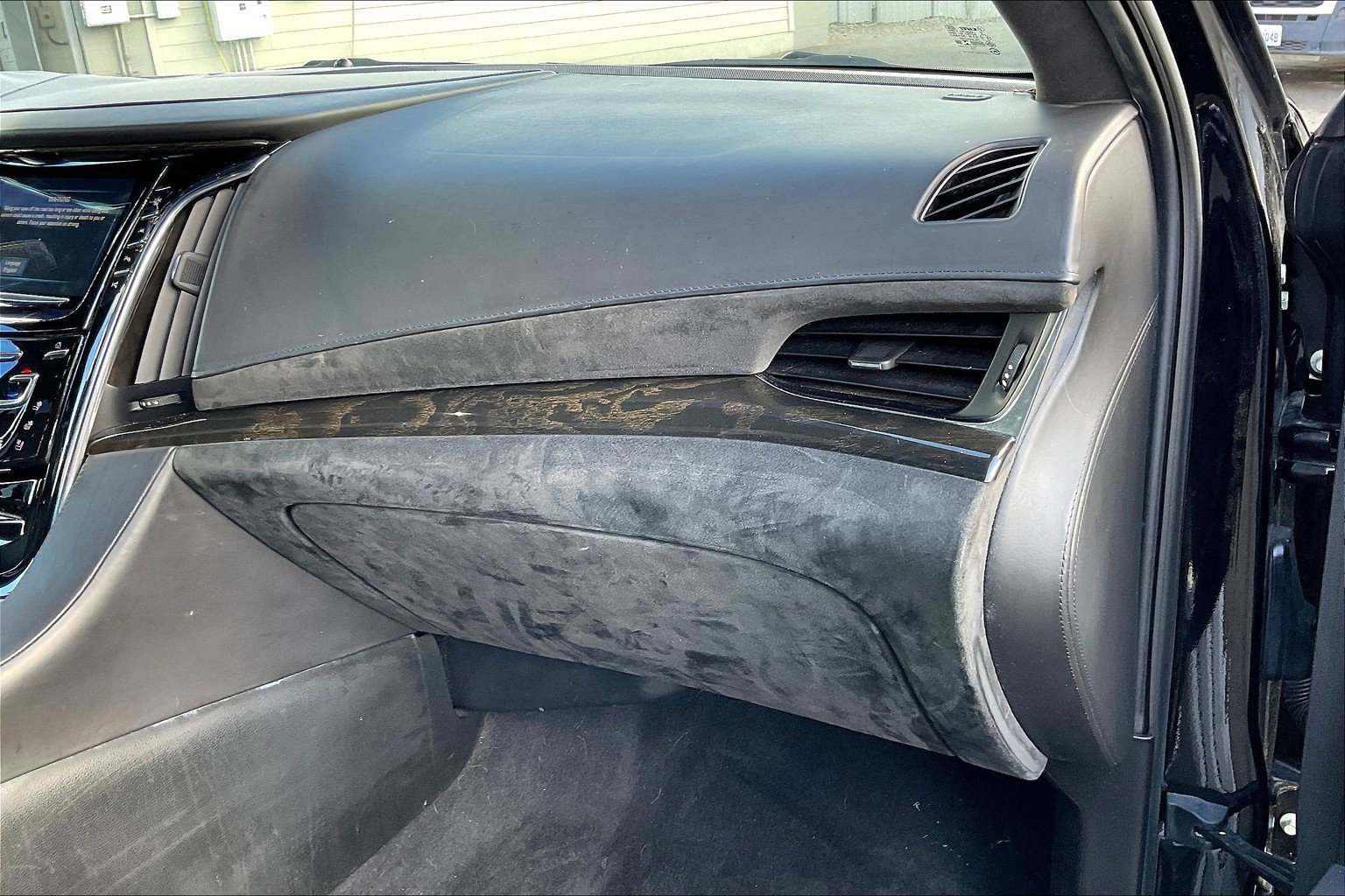 Used 2017 Cadillac Escalade Platinum image 15