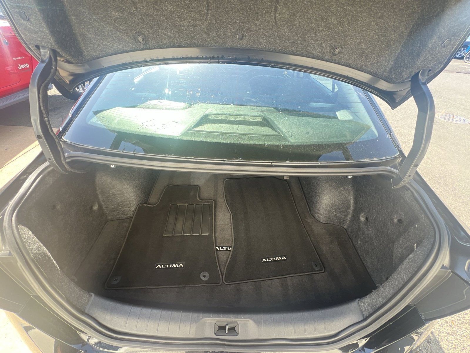 Used 2024 Nissan Altima 2.5 S FWD image 33