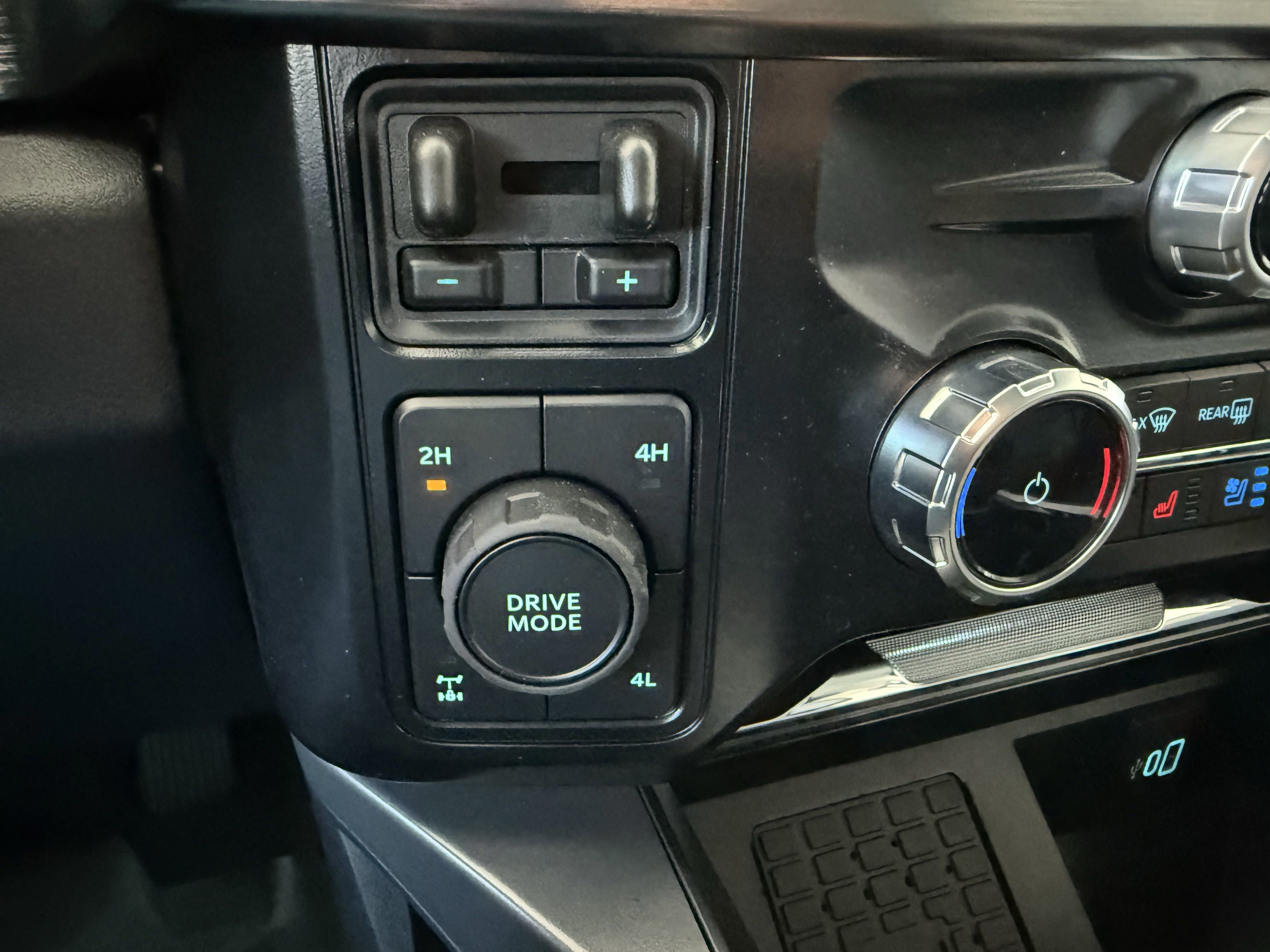 New 2025 Ford F250 Lariat image 31