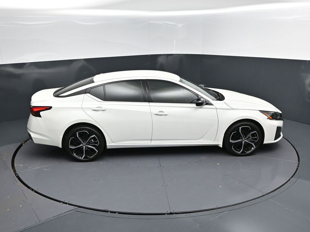 Used 2024 Nissan Altima 2.5 SR image 36