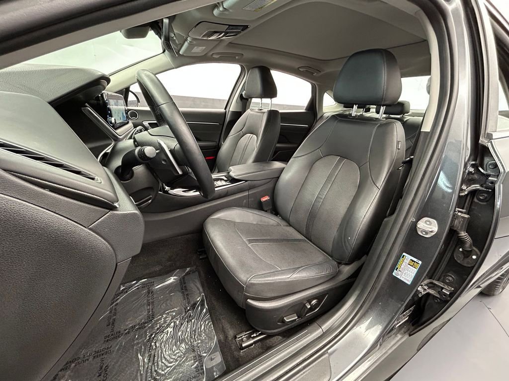 Used 2023 Hyundai Sonata Limited w/ Preferred Accessory Package FWD image 12