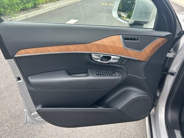 Certified 2025 Volvo XC90 B6 Plus AWD/4WD image 19