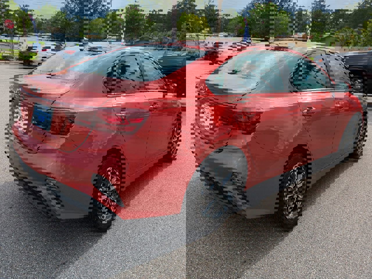 Used 2023 Kia Forte LXS image 4