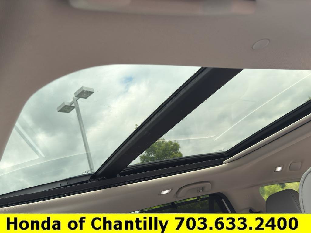 Certified 2025 Honda Pilot Touring image 20
