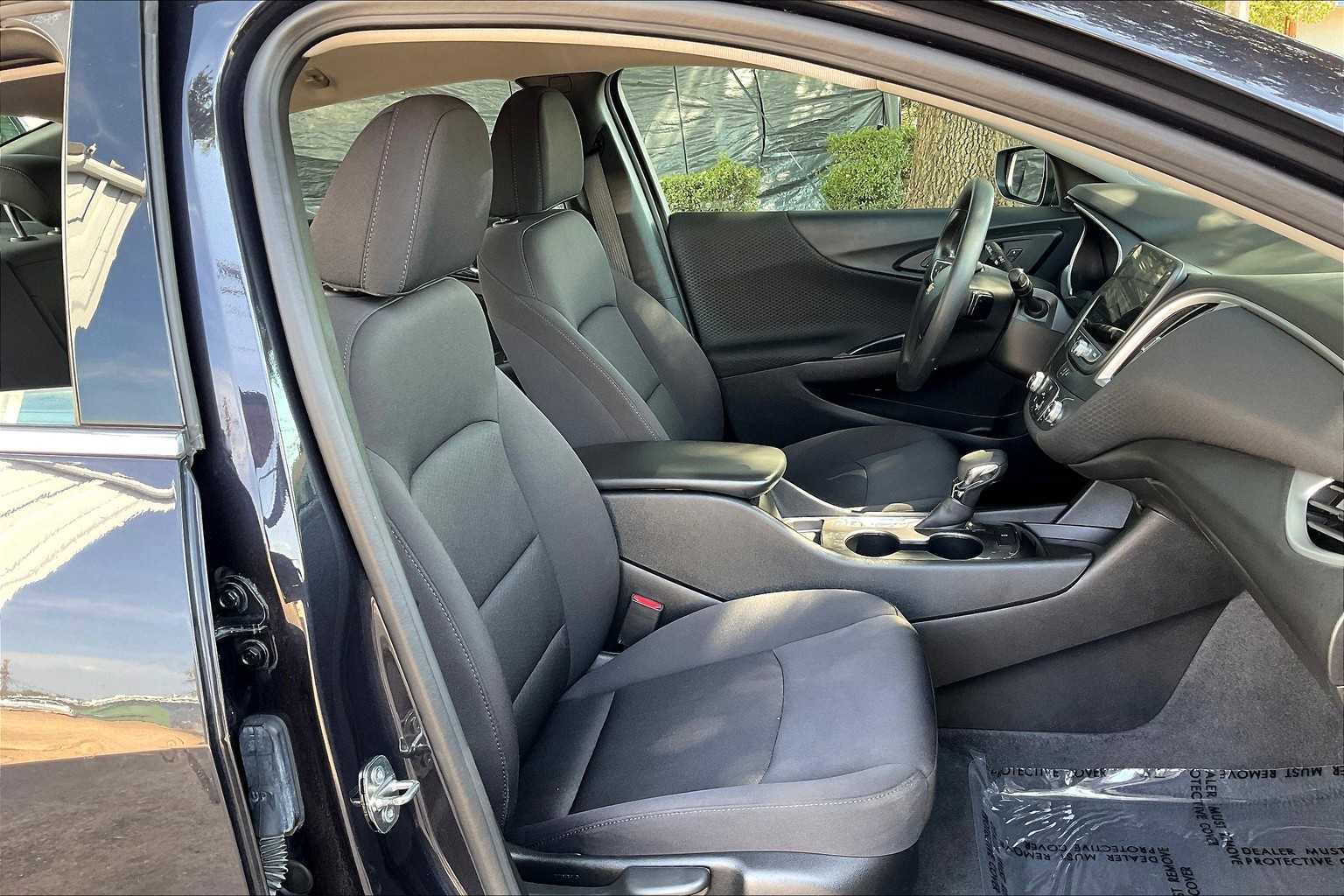 Used 2023 Chevrolet Malibu LS image 8