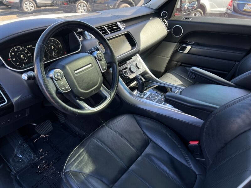 Used 2017 Land Rover Range Rover Sport HSE image 9