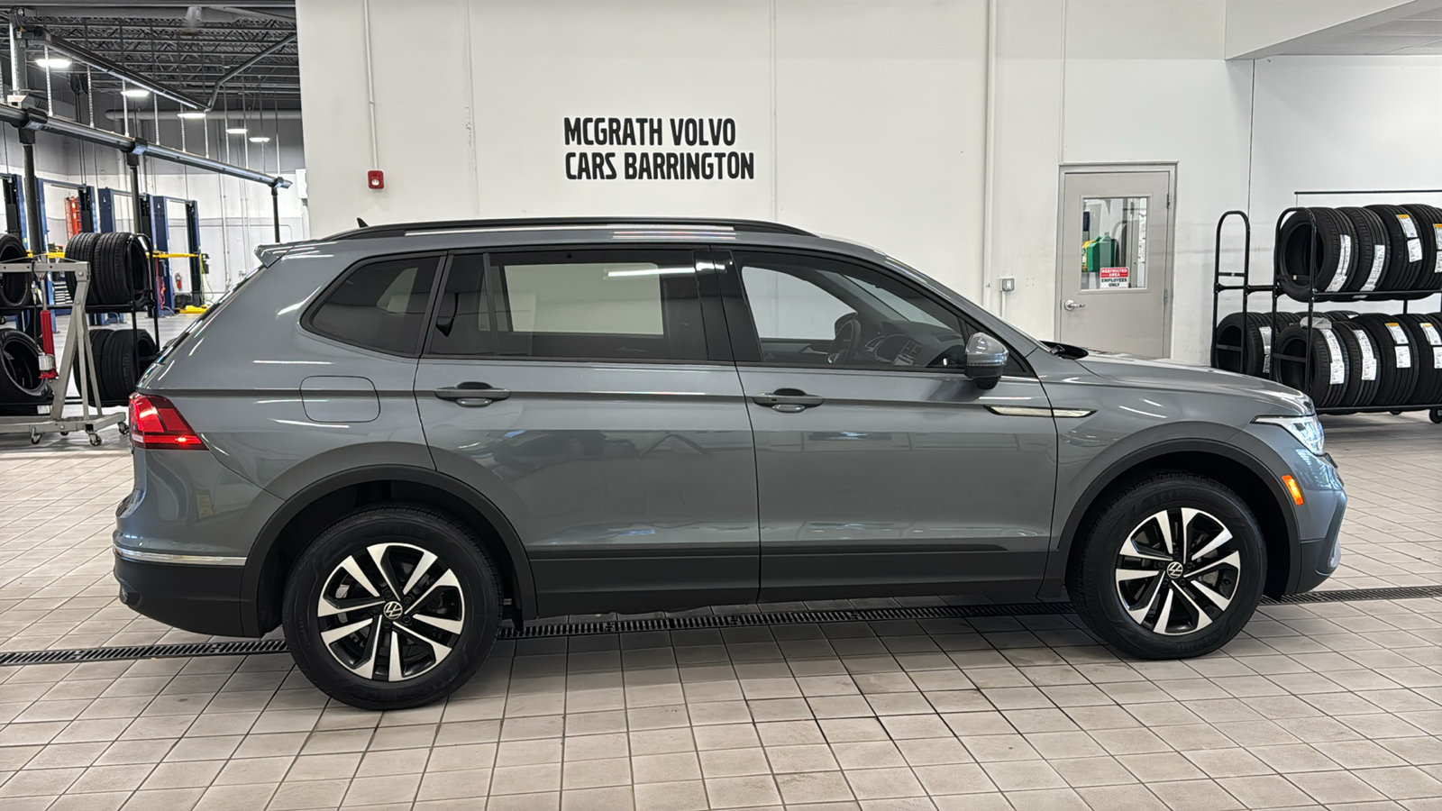 Used 2024 Volkswagen Tiguan S AWD/4WD image 4