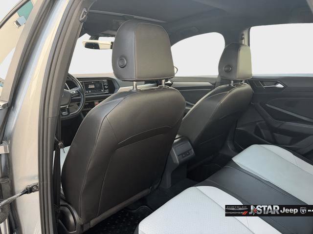 Used 2019 Volkswagen Jetta R-Line w/ R-Line Cold Weather Package FWD image 26
