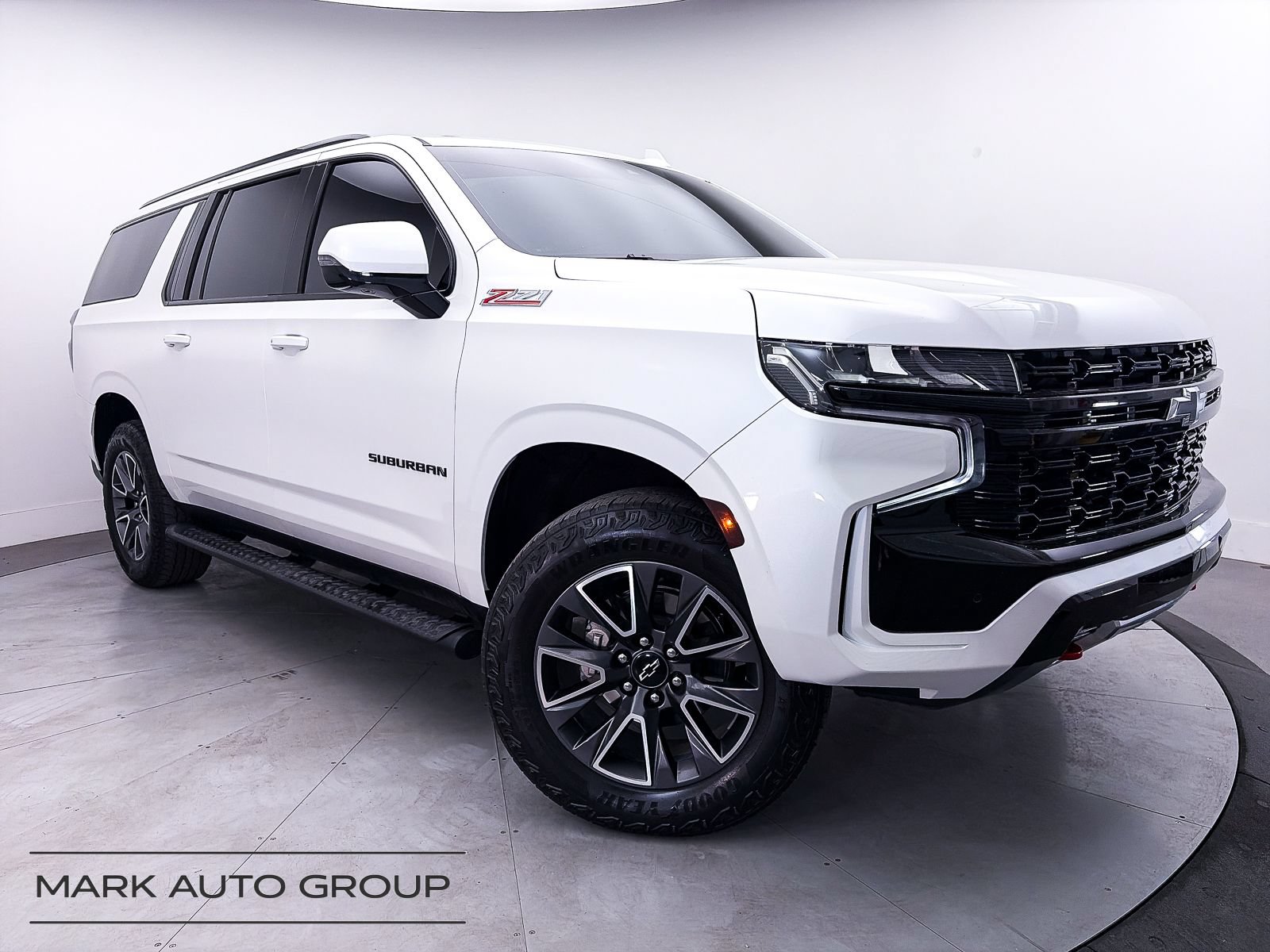Used 2024 Chevrolet Suburban Z71 w/ Luxury Package