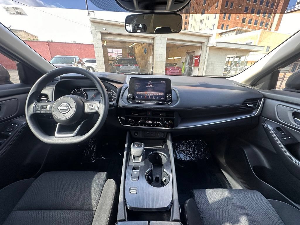 Certified 2024 Nissan Rogue SV FWD image 18