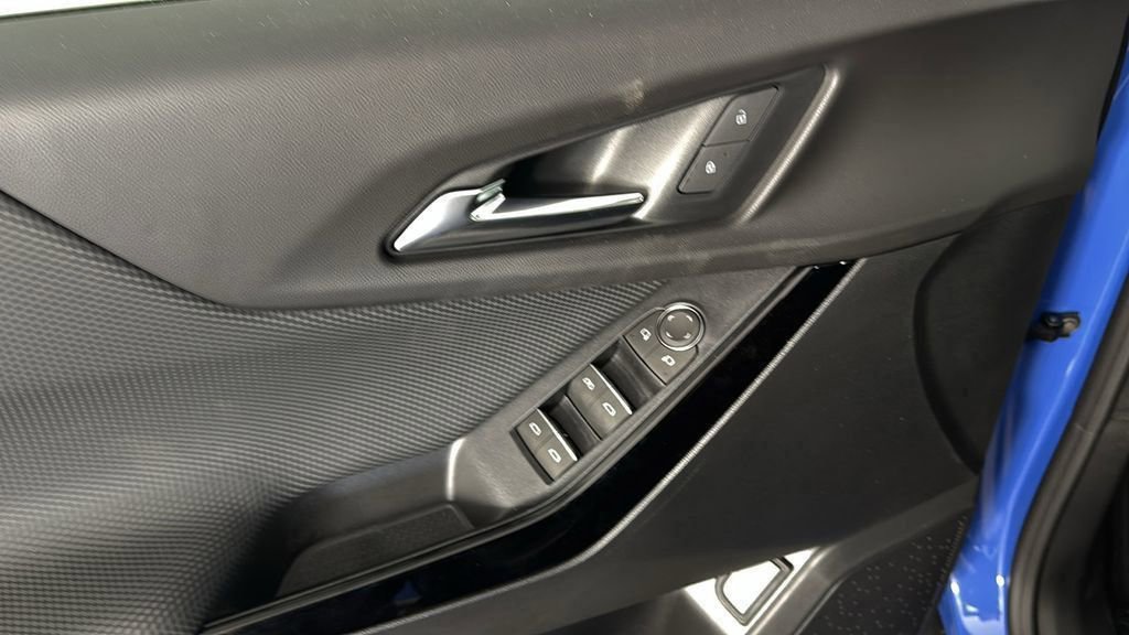 New 2025 Chevrolet Equinox RS w/ Safety and Technology Package image 24