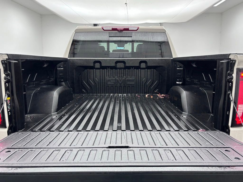 New 2026 GMC Sierra 1500 Denali Ultimate w/ LPO, Black Badging Package image 11