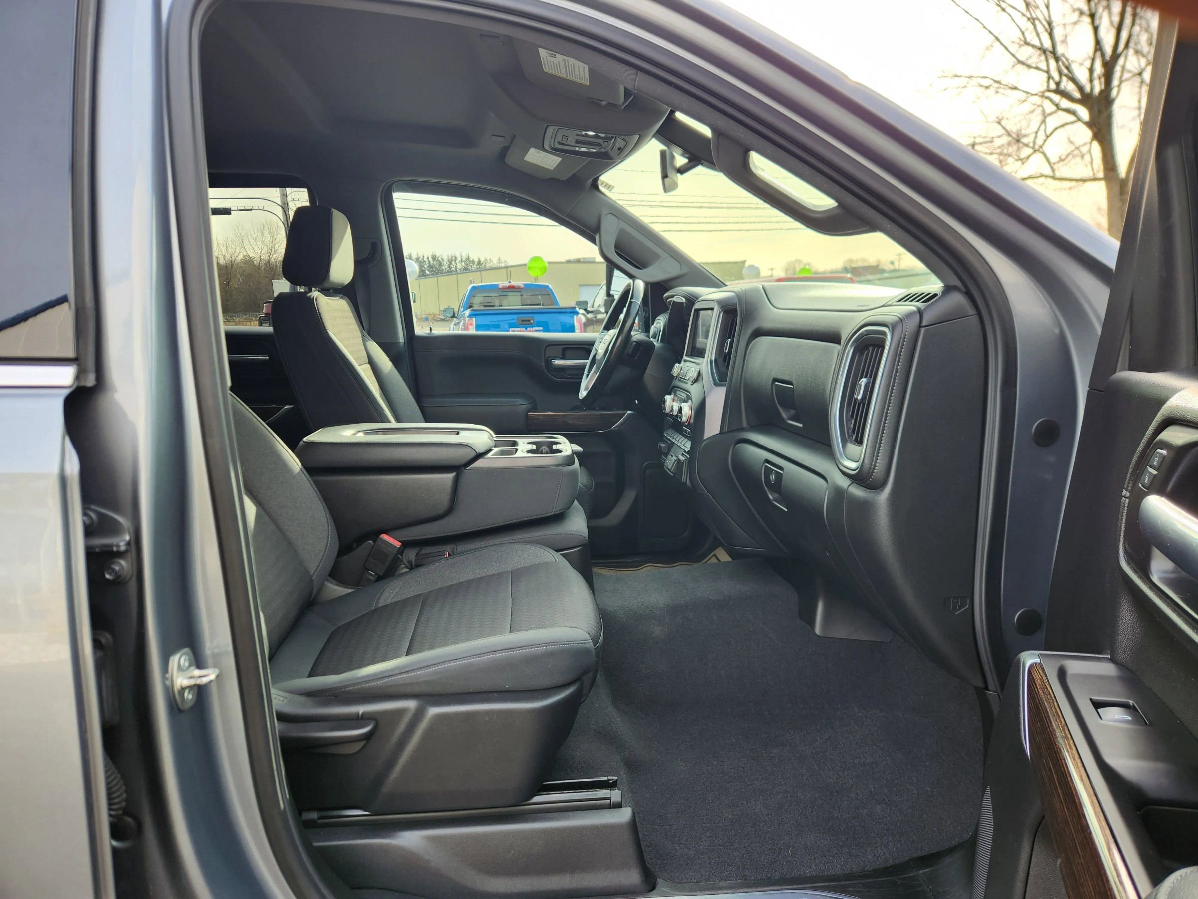 Used 2020 GMC Sierra 1500 SLE w/ SLE Value Package image 39