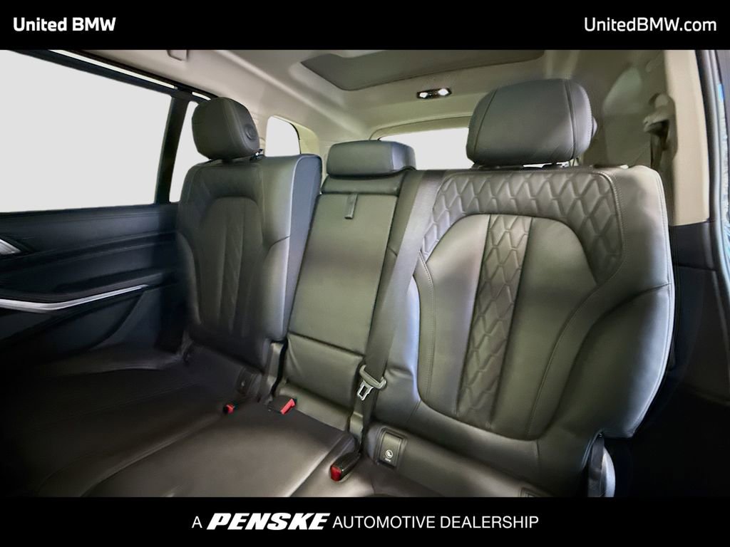 Used 2023 BMW X7 xDrive40i AWD/4WD image 13