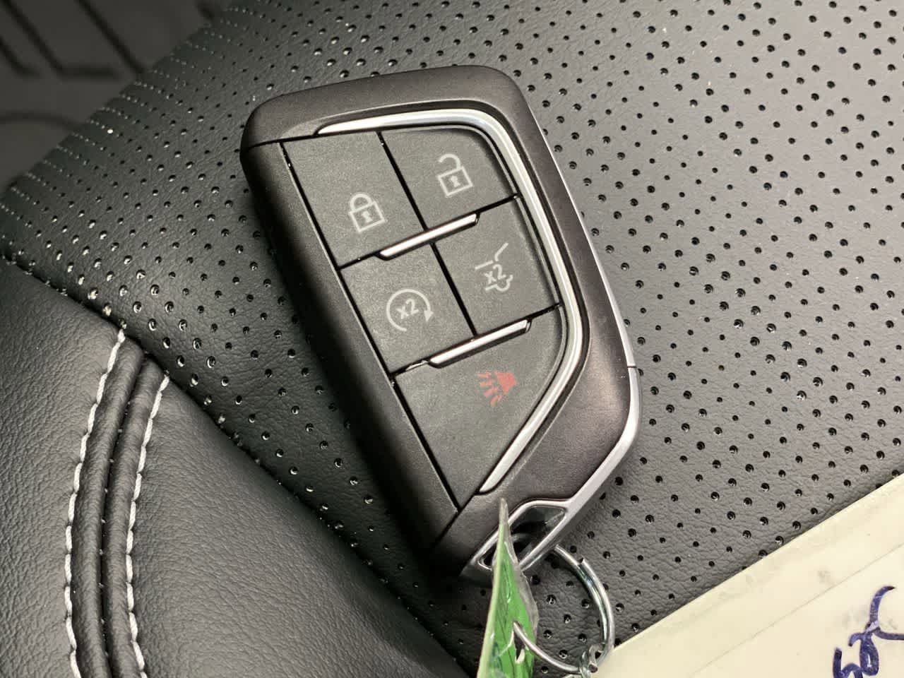 Used 2024 Cadillac Lyriq Luxury AWD/4WD image 28