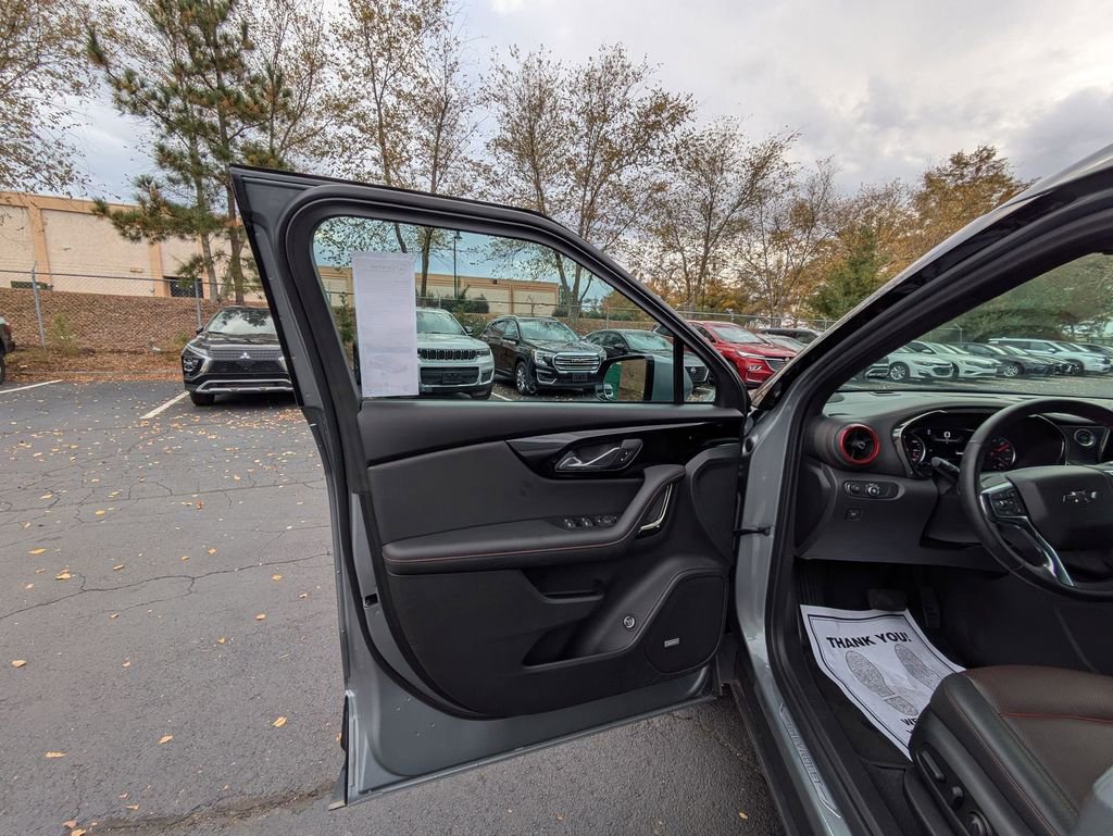 Used 2025 Chevrolet Blazer RS image 11