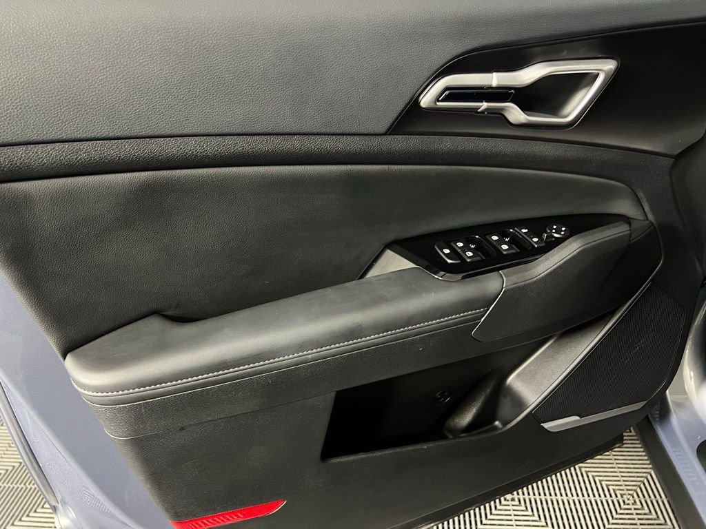 Used 2025 Kia Sportage EX w/ Premium Package image 26