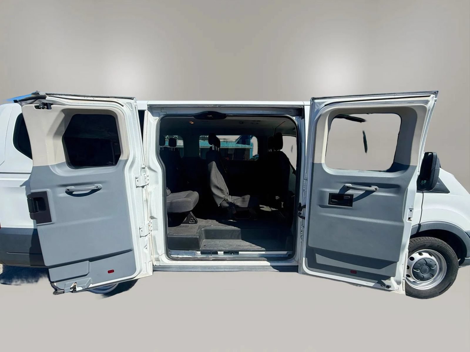 Used 2016 Ford Transit 150 XL RWD image 17