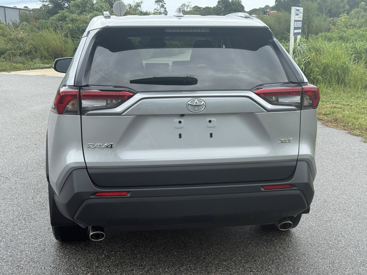 Used 2025 Toyota RAV4 XLE FWD image 7