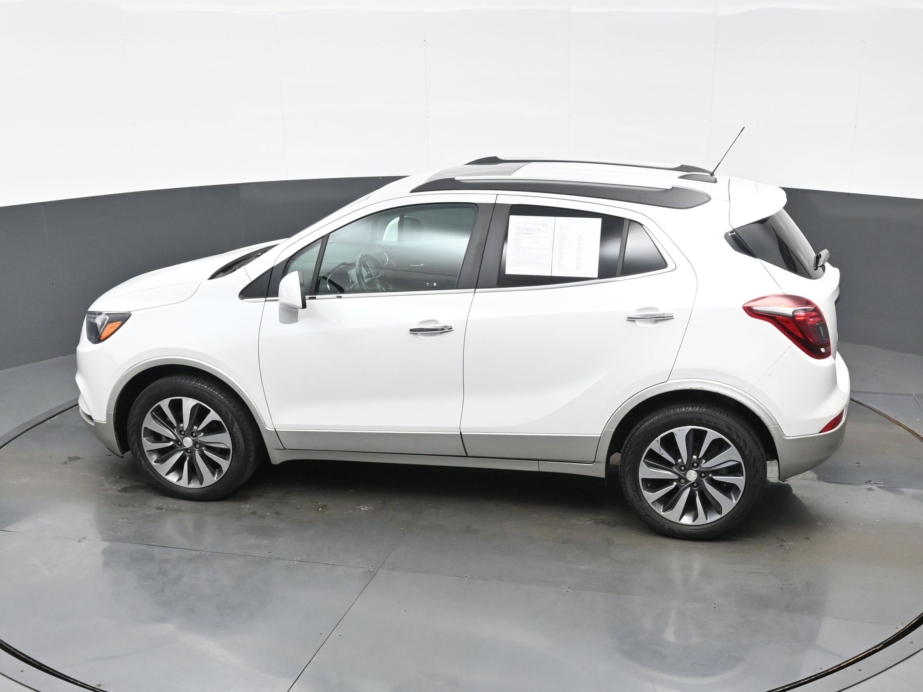Used 2021 Buick Encore Preferred FWD image 35