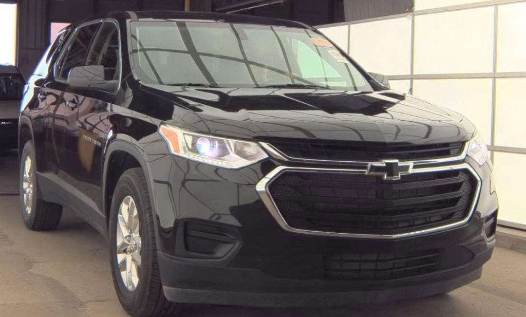 Used 2021 Chevrolet Traverse LS w/ LPO, Cargo Package AWD/4WD image 2
