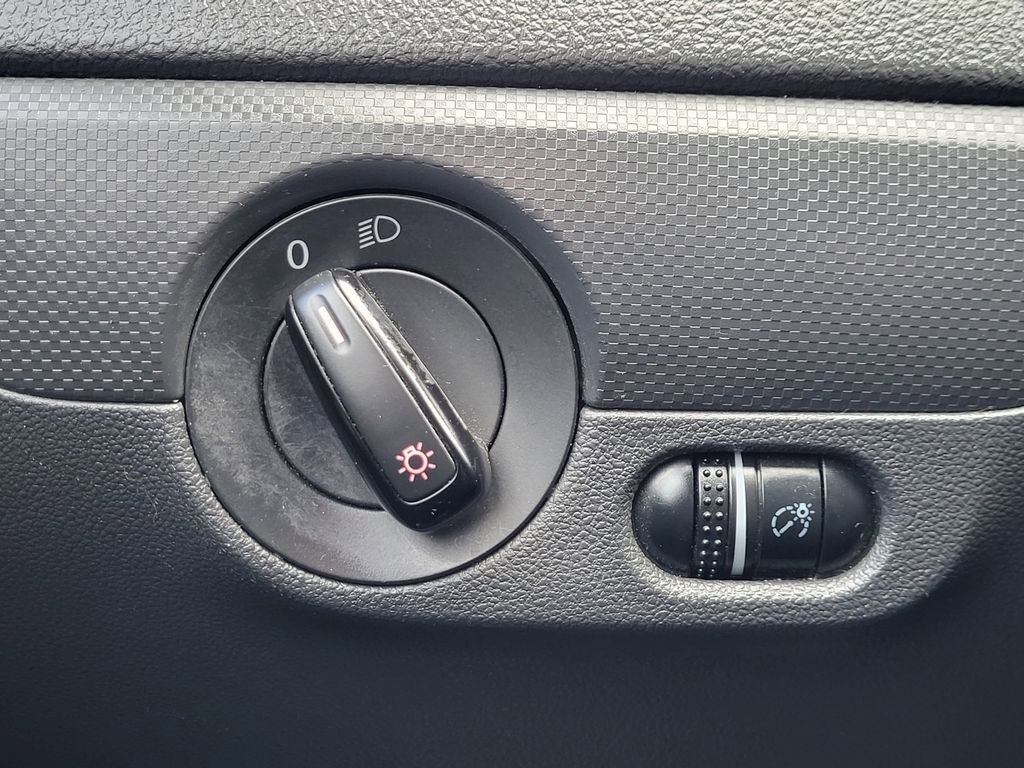 Used 2015 Volkswagen Jetta S image 10