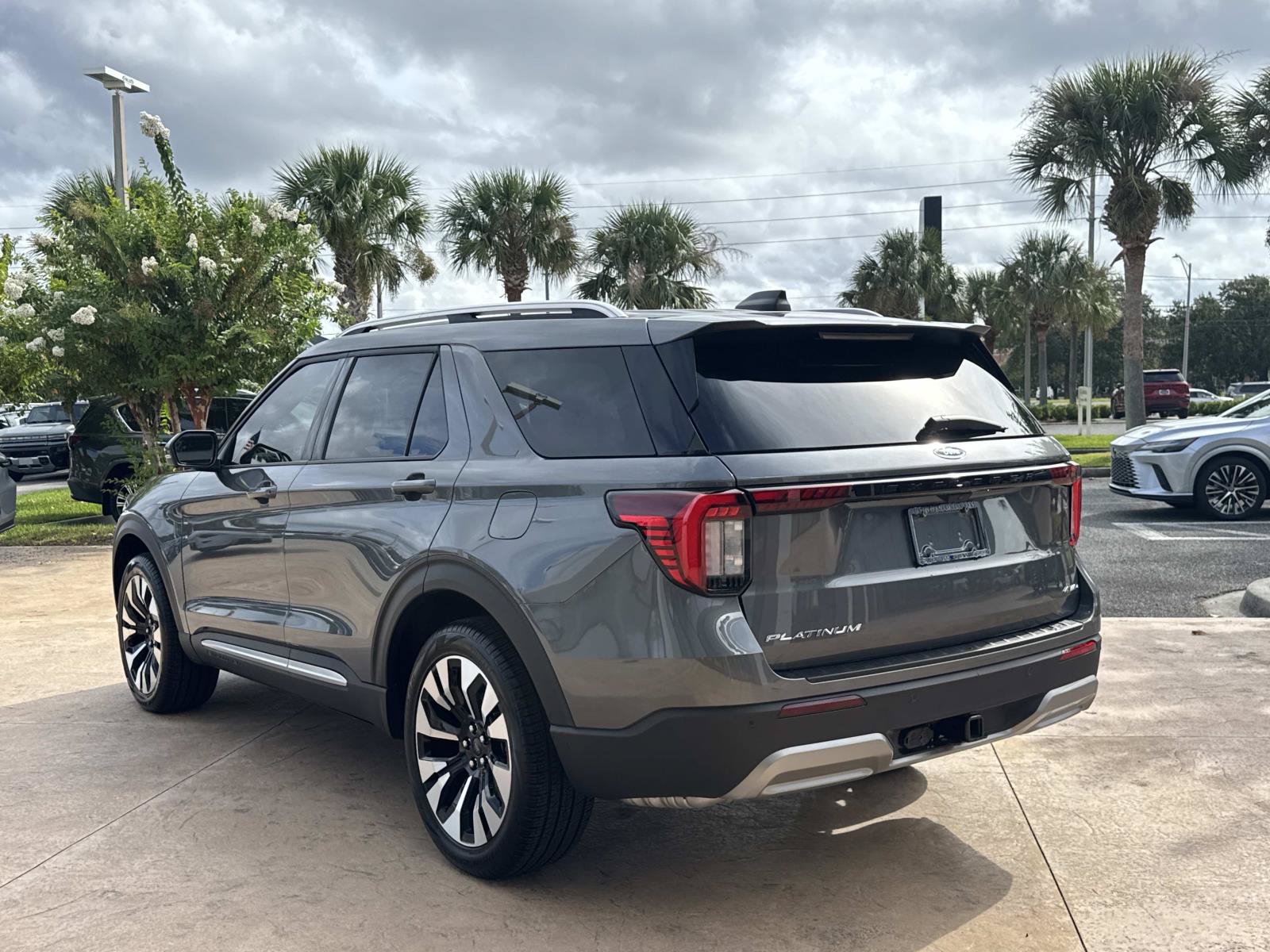 Used 2026 Ford Explorer Platinum w/ LUX Leather Package AWD/4WD image 6