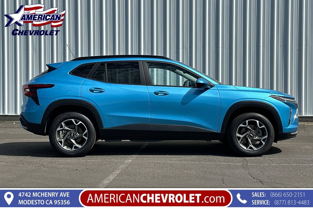 New 2026 Chevrolet Trax LT w/ Driver Confidence Package FWD image 3