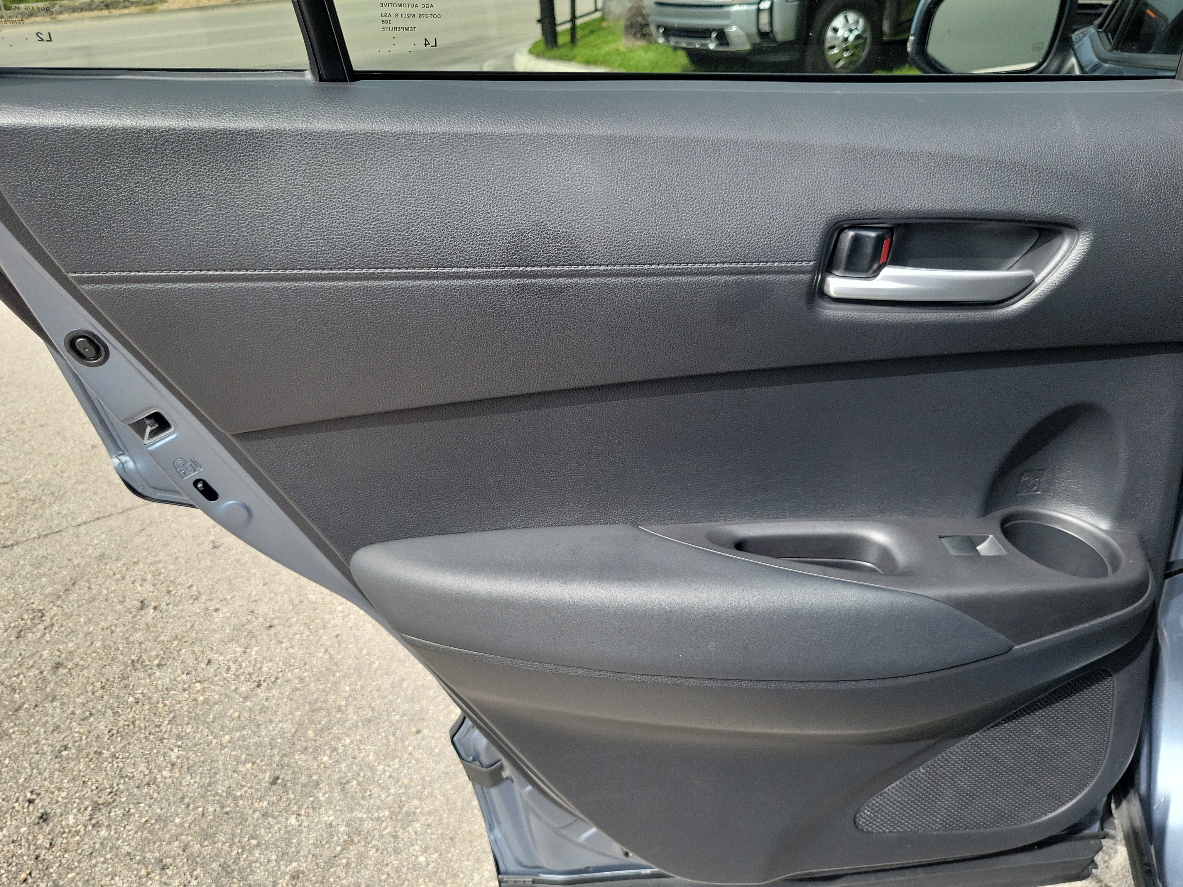 Used 2024 Toyota Corolla Cross AWD Hybrid w/ Convenience Package image 27