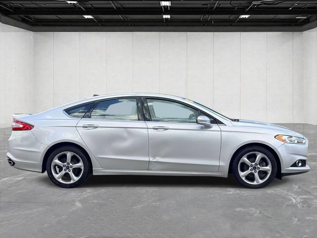 Used 2016 Ford Fusion SE AWD/4WD image 3