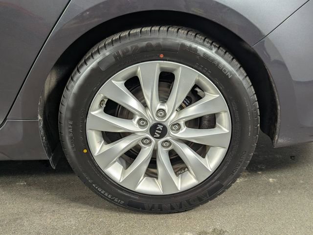Used 2018 Kia Optima EX w/ Premium Package image 10