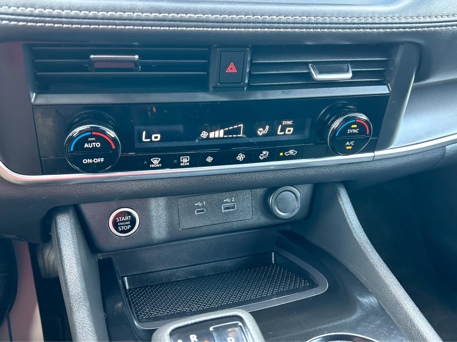 Used 2023 Nissan Rogue SV image 29