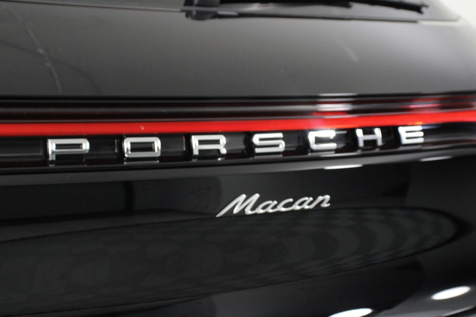 New 2026 Porsche Macan AWD/4WD image 22