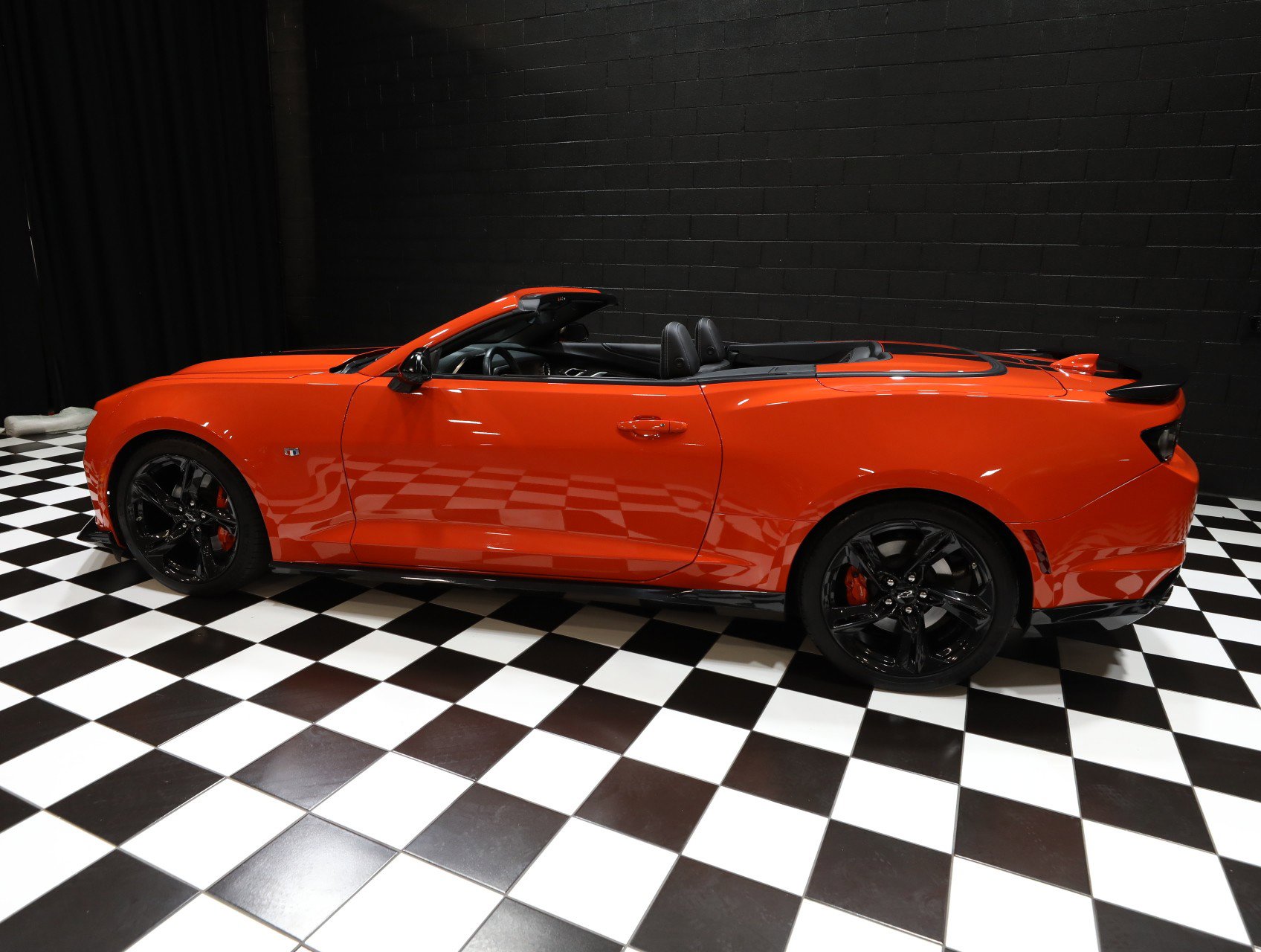 Used 2020 Chevrolet Camaro SS RWD image 41