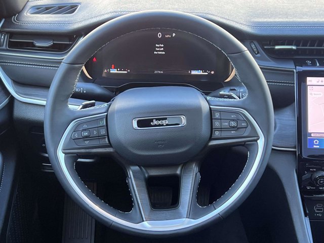 Used 2025 Jeep Grand Cherokee L Limited image 13