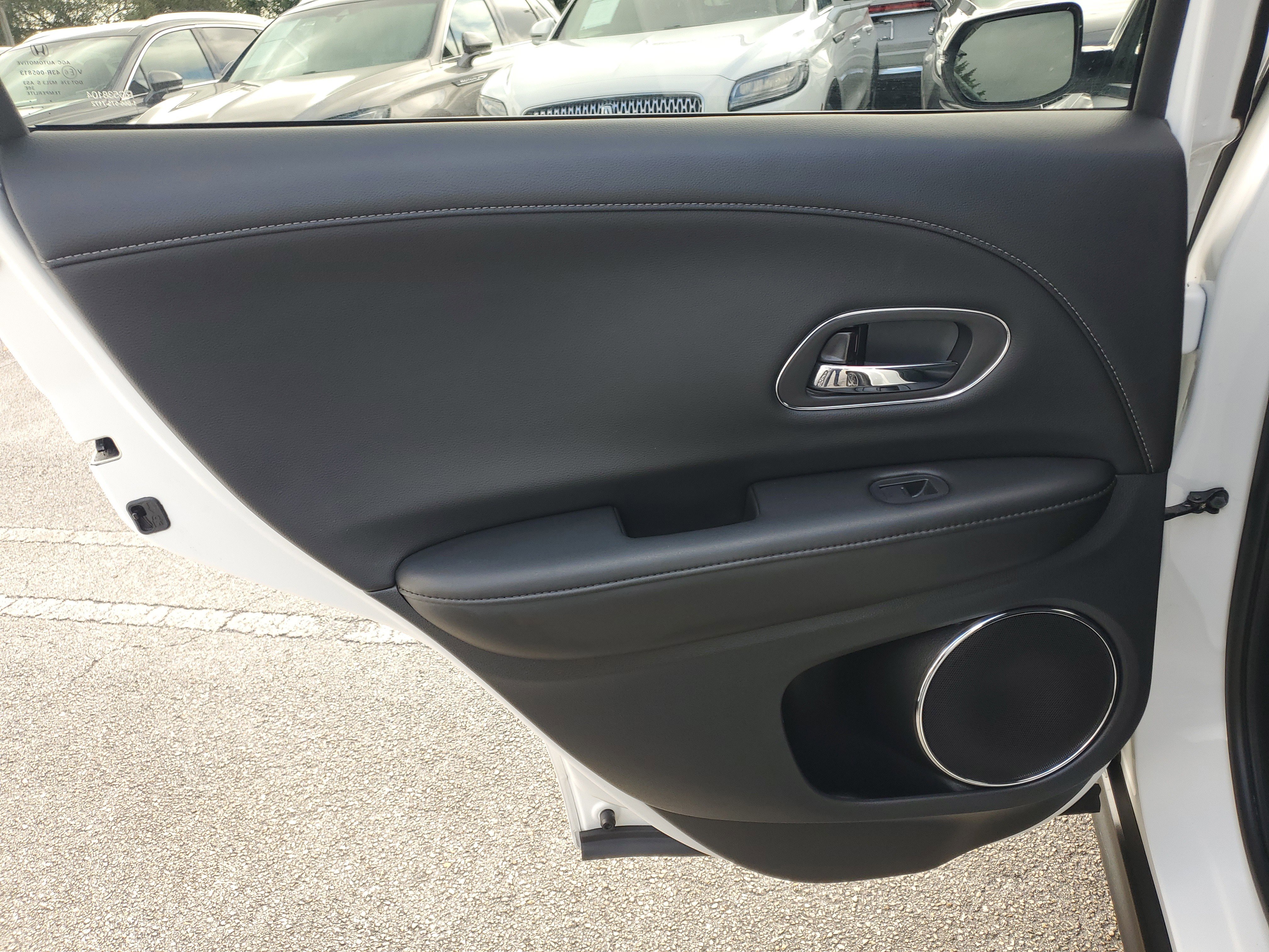 Used 2021 Honda HR-V EX-L image 9