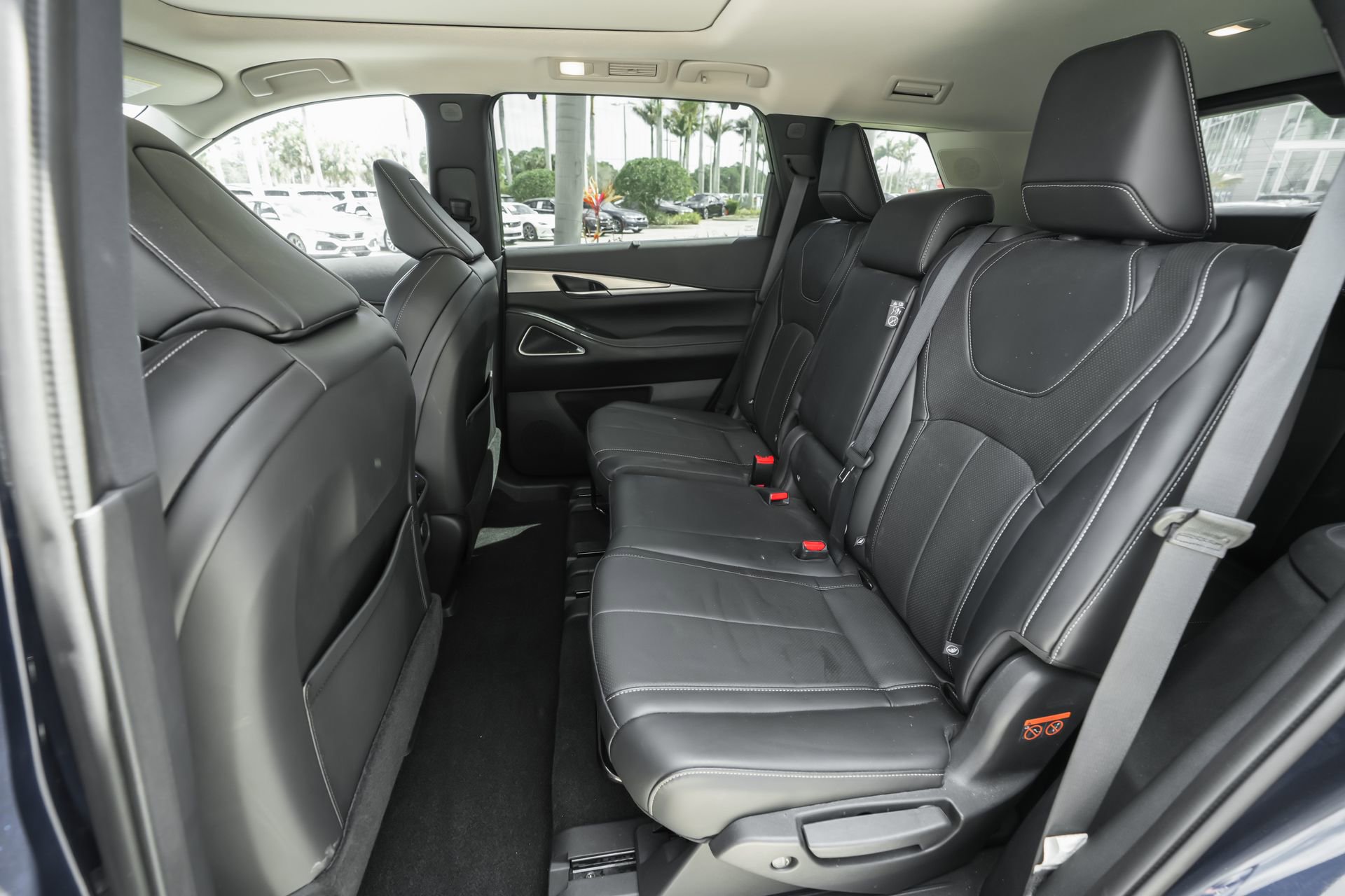 Used 2023 INFINITI QX60 Luxe w/ Vision Package image 18