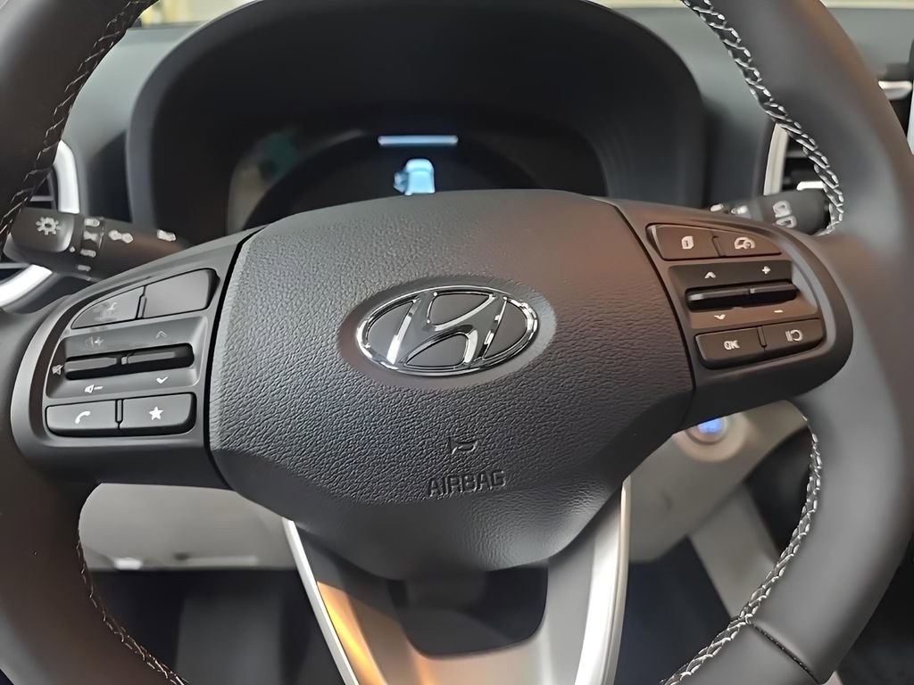 Used 2026 Hyundai Venue SEL FWD image 23