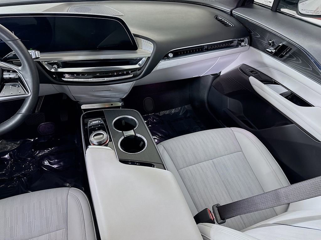 Used 2024 Cadillac Lyriq Luxury AWD/4WD image 27