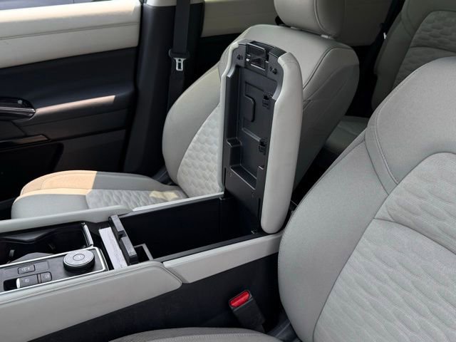 Used 2022 Nissan Pathfinder SV image 30